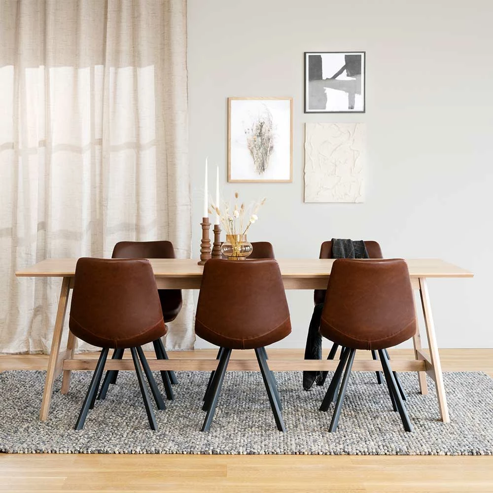 White Wash Tisch & Kunstlederstühle - Tiscoria (siebenteilig)